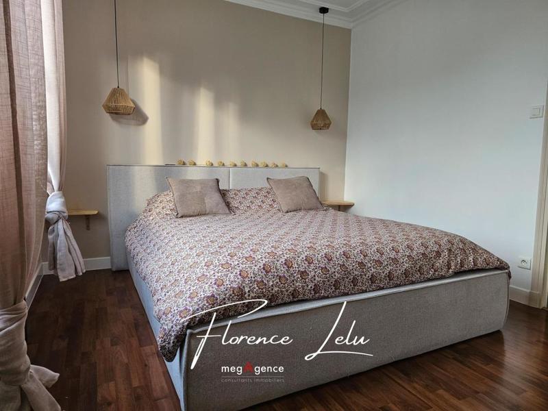 Maison de ville - 196 m² - 9 pièces