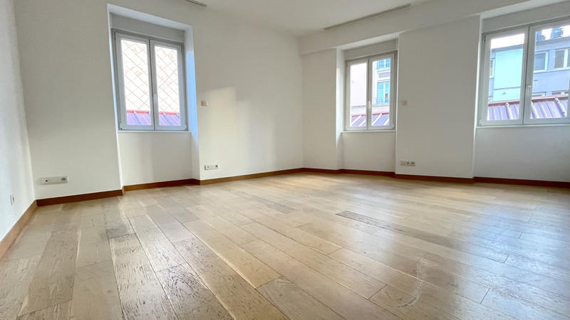 Appartement - 200 m² - 7 pièces