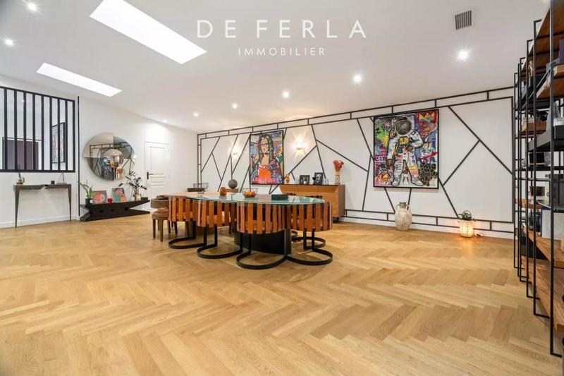 Maison - 244 m² - 6 pièces