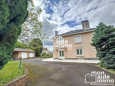 Maison - 300 m² - 15 pièces