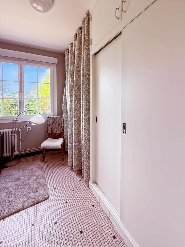 Maison - 215 m² - 8 pièces