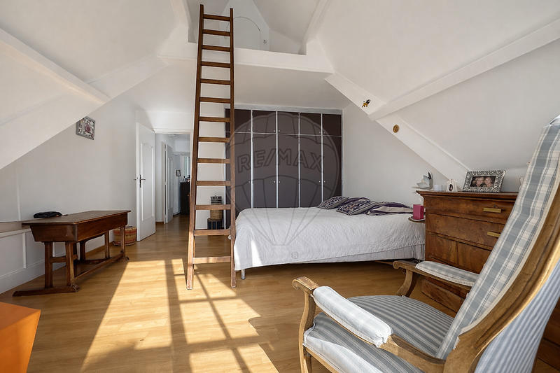 Maison - 147 m² - 7 pièces