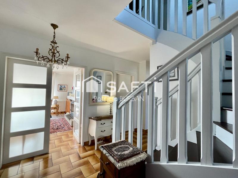 Maison - 177 m² - 7 pièces