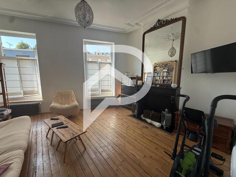 Propriété - 273 m² - 6 pièces