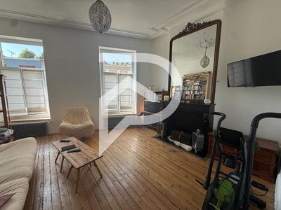 Propriété - 273 m² - 6 pièces