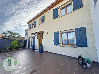 Maison - 224 m² - 9 pièces