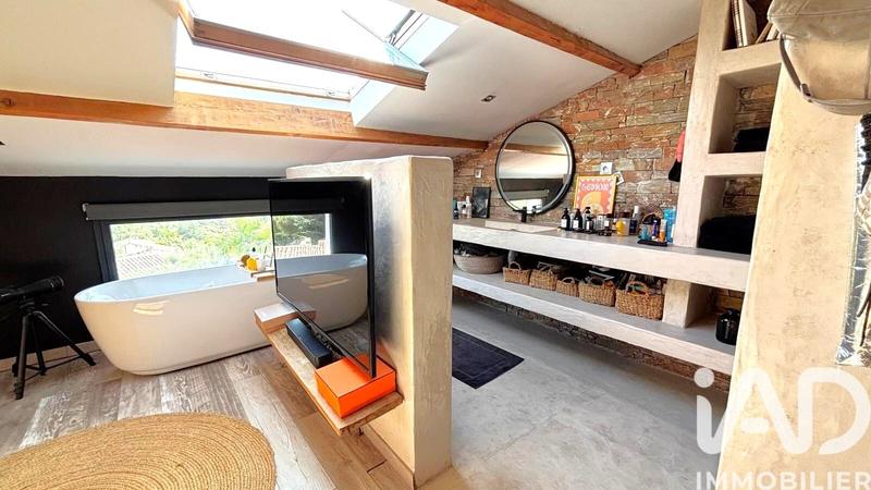 Maison - 205 m² - 7 pièces