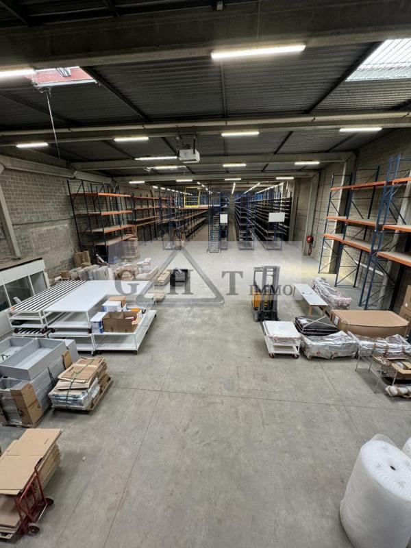 Entrepôt - 1 504 m²