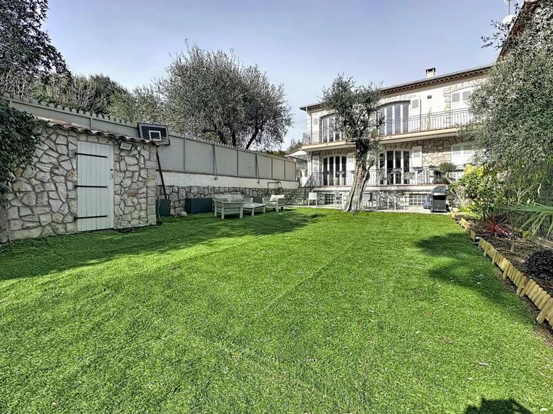 Appartement - 133 m² - 4 pièces