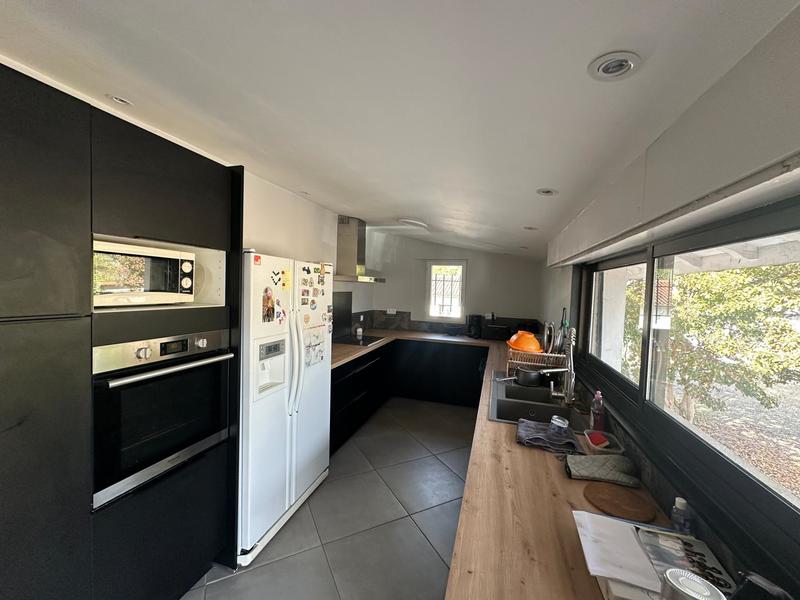 Maison - 180 m² - 8 pièces