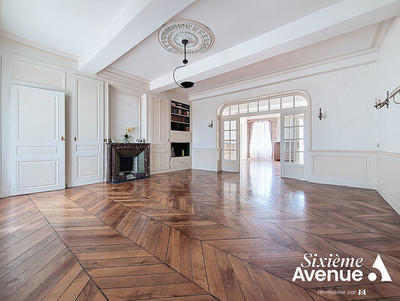 Maison de maîtres - 605 m² - 14 pièces