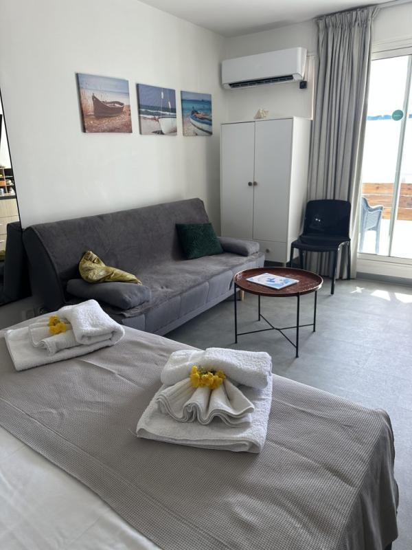 Studio - 25 m² - 2 pièces