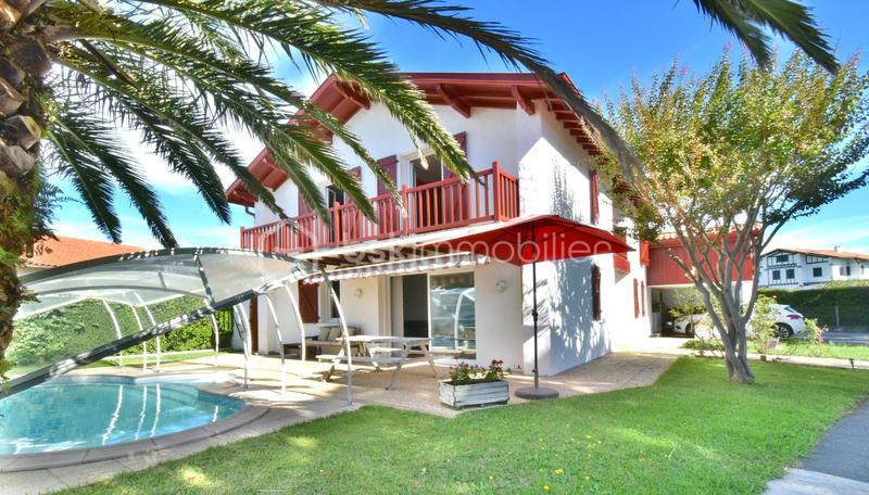 Maison - 215 m² - 7 pièces