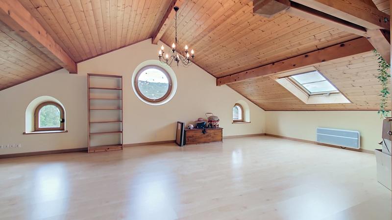 Maison - 258 m² - 5 pièces