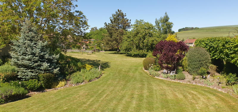 Propriété - 454 m² - 16 pièces