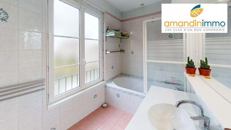 Maison - 170 m² - 8 pièces