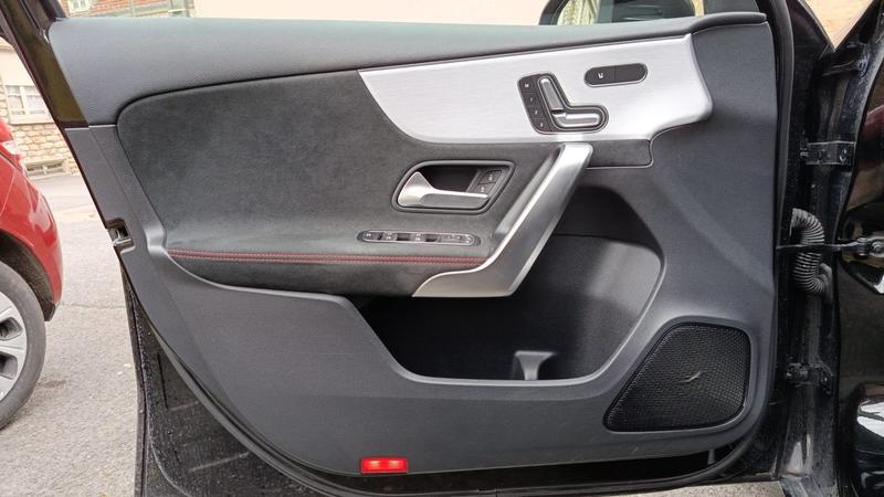 Mercedes Classe a 180 136 7g-Dct Amg Line - Entretien constructeur Toit ouvrant