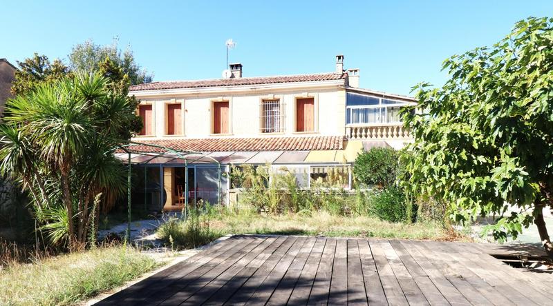 Maison - 215 m² - 9 pièces