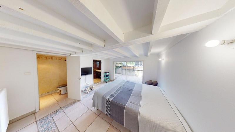 Maison - 208 m² - 6 pièces