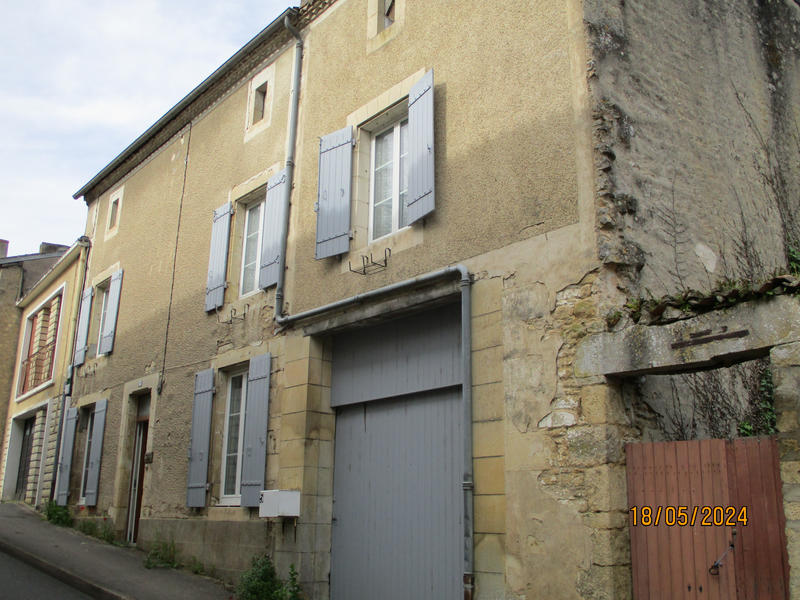 Maison - 262 m² - 9 pièces