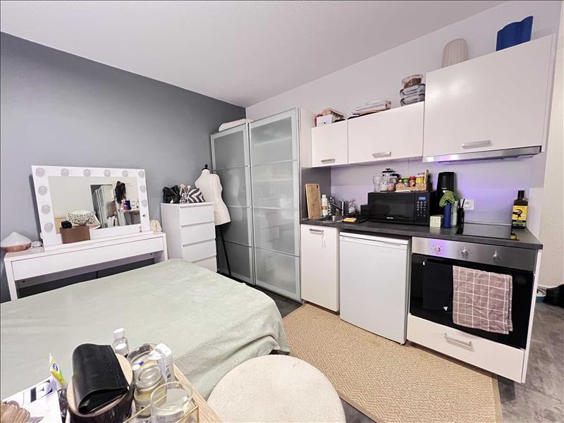 Studio - 25 m² - 1 pièce