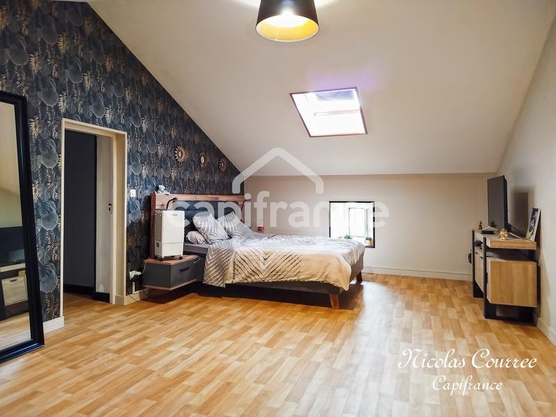 Maison - 206 m² - 8 pièces