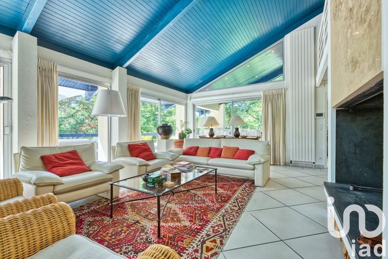 Maison - 220 m² - 5 pièces