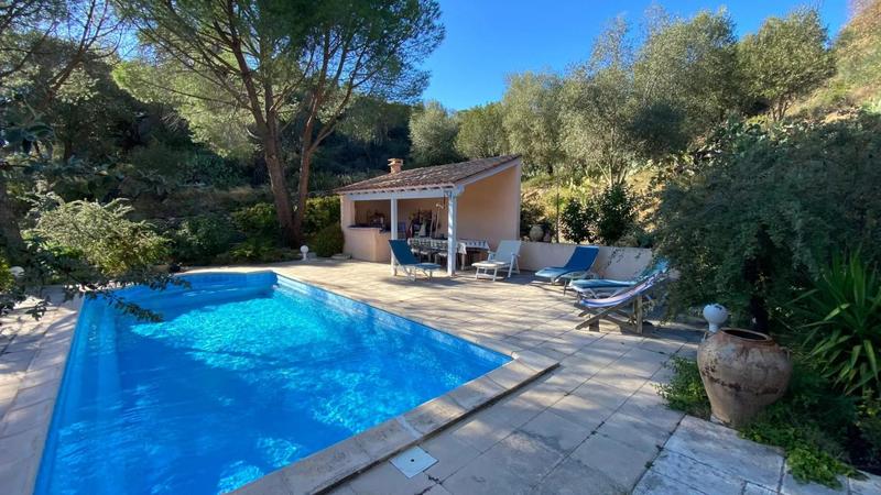 Maison - 170 m² - 9 pièces