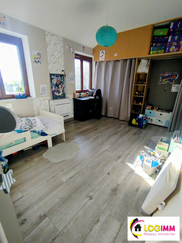 Maison - 196 m² - 5 pièces