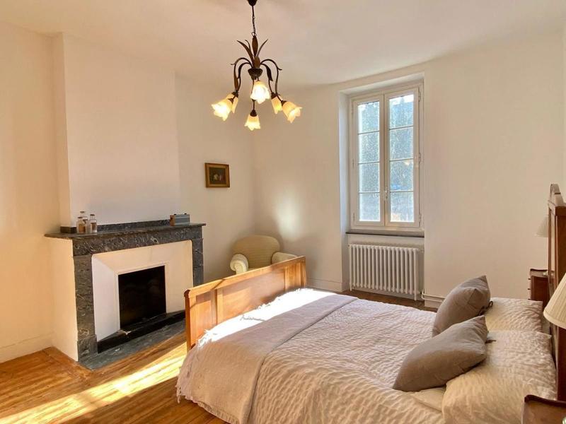 Maison - 220 m² - 6 pièces