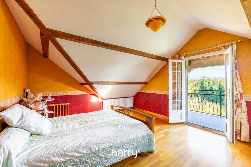 Maison - 350 m² - 13 pièces