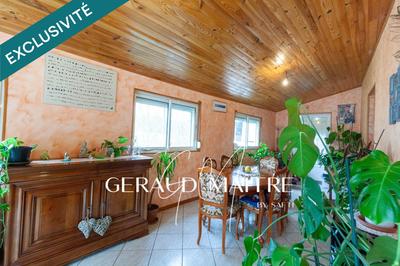 Maison - 236 m² - 11 pièces