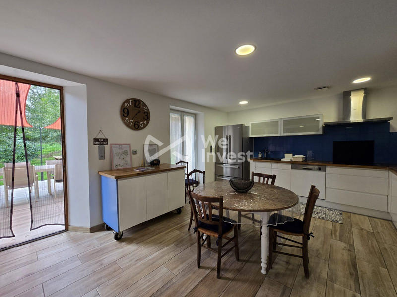 Maison - 281 m² - 11 pièces