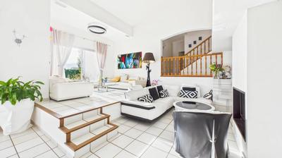 Maison - 185 m² - 6 pièces