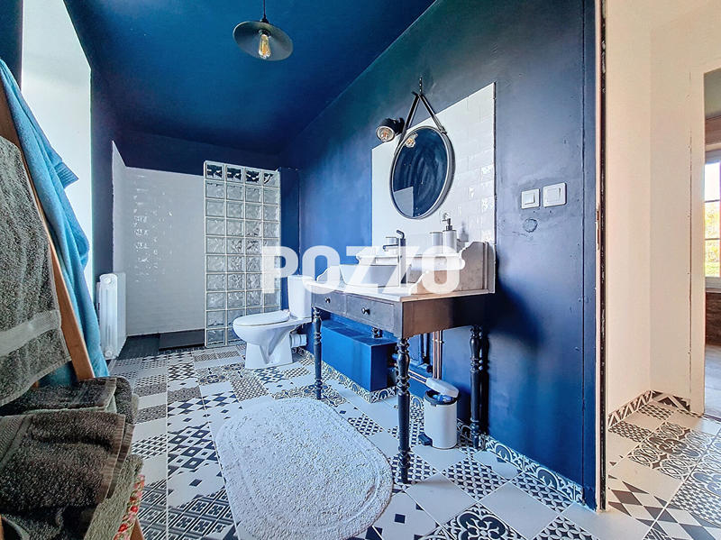 Maison - 224 m² - 8 pièces