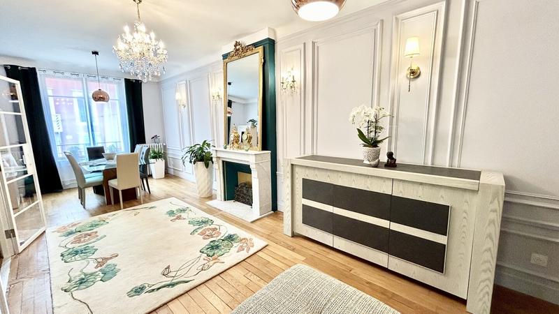 Maison - 230 m² - 8 pièces