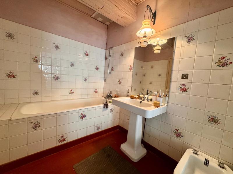 Maison - 270 m² - 6 pièces