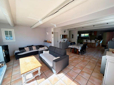 Maison - 184 m² - 8 pièces