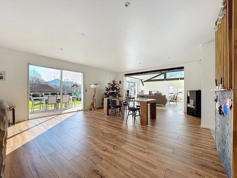 Maison - 183 m² - 5 pièces