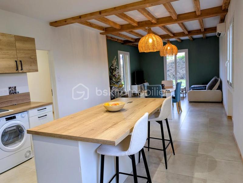 Maison - 96 m² - 4 pièces