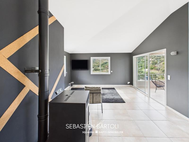 Maison - 174 m² - 6 pièces