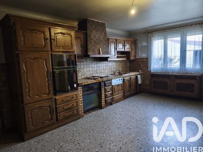 Maison - 233 m² - 7 pièces