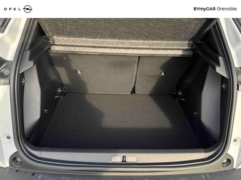 Peugeot 2008 Hybrid 136 e-Dcs6 Style