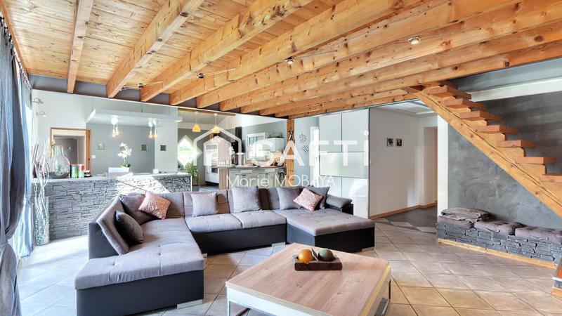 Maison - 210 m² - 6 pièces