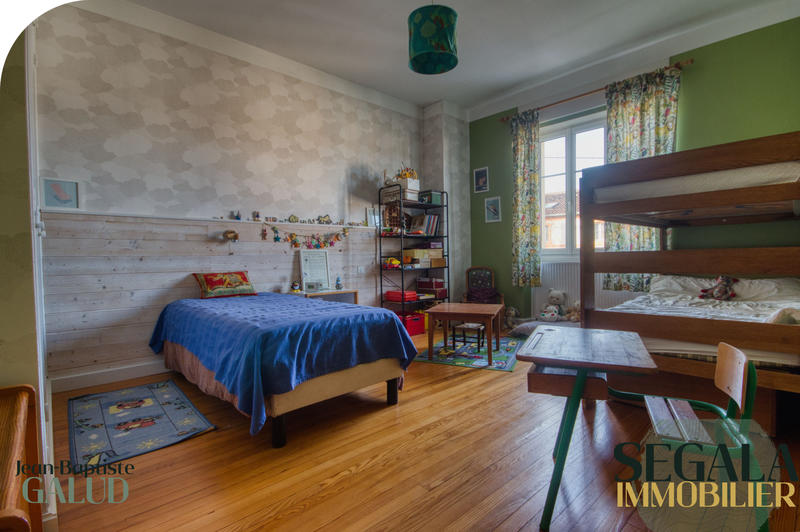 Maison - 210 m² - 6 pièces