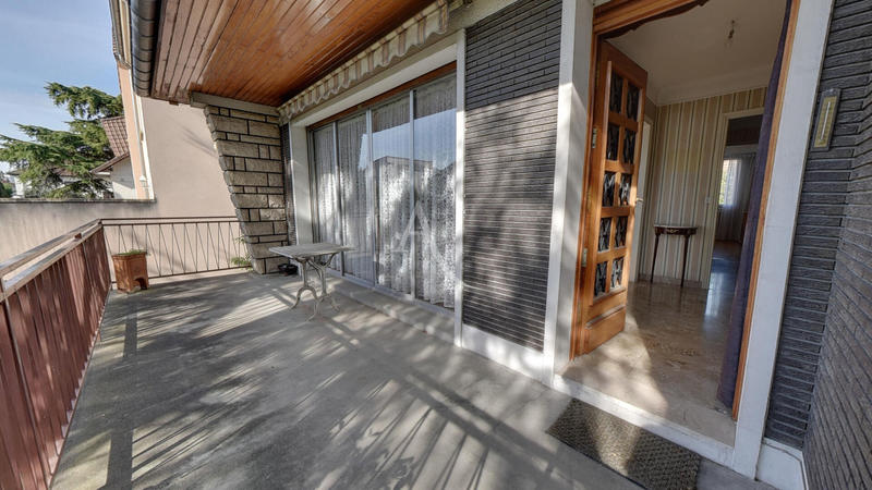 Maison - 180 m² - 5 pièces