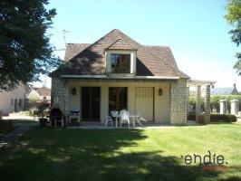 Maison - 272 m² - 10 pièces