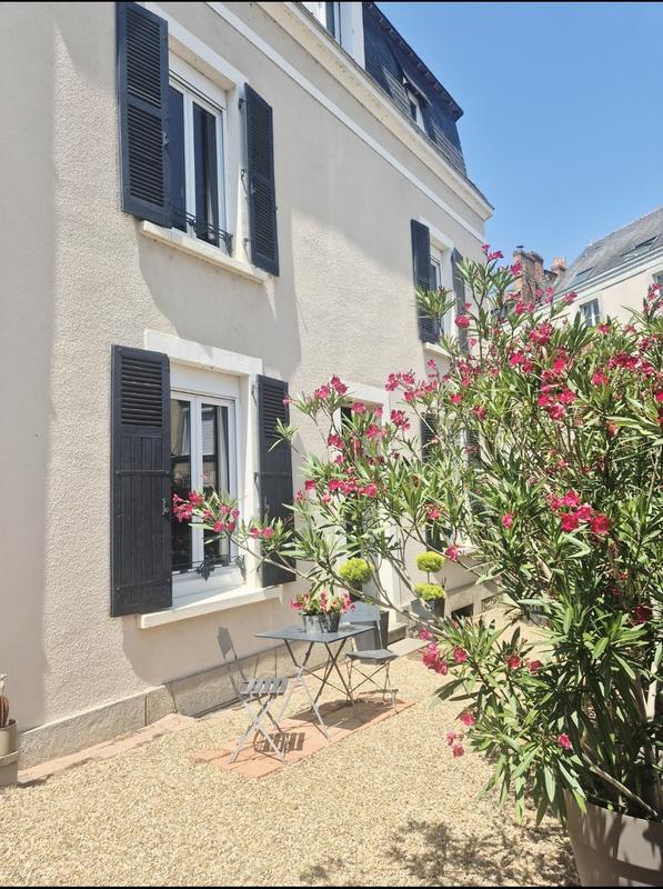 Maison - 219 m² - 8 pièces