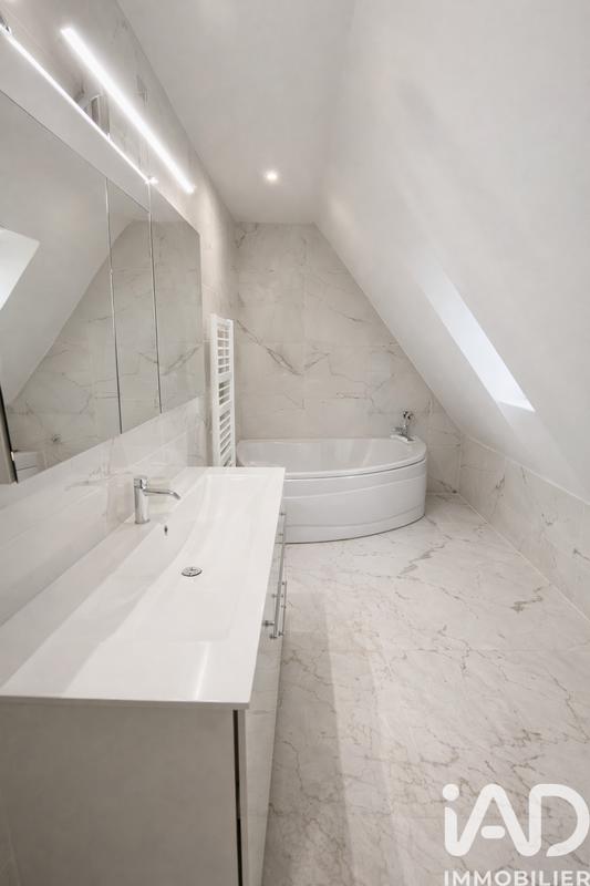 Maison de maîtres - 200 m² - 11 pièces