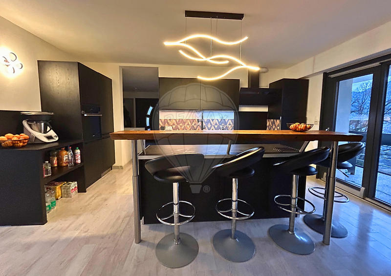 Maison - 183 m² - 5 pièces